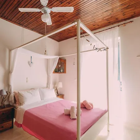 Captain's Spacious House Near The - Happy Apartament Katakolo